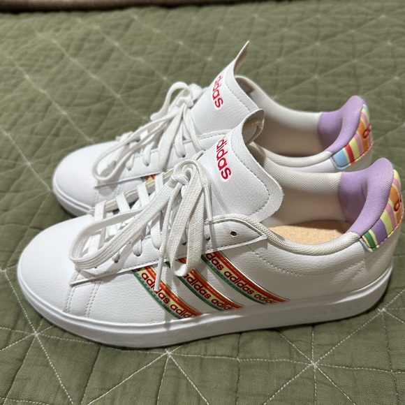 Adidas women’s Grand Court - Picture 3 of 8